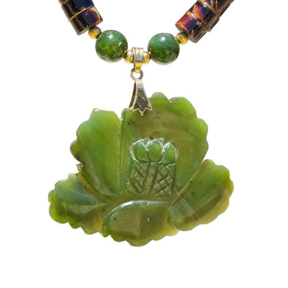 Vtg Carved Green Jade Flower Beaded Pendant Necklace 18” Coconut Shell Beads - Picture 9 of 10